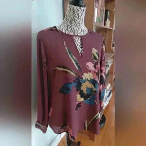 Le Chateau Women's Medium Long Sleeve  Blouse Beautiful Flower Print